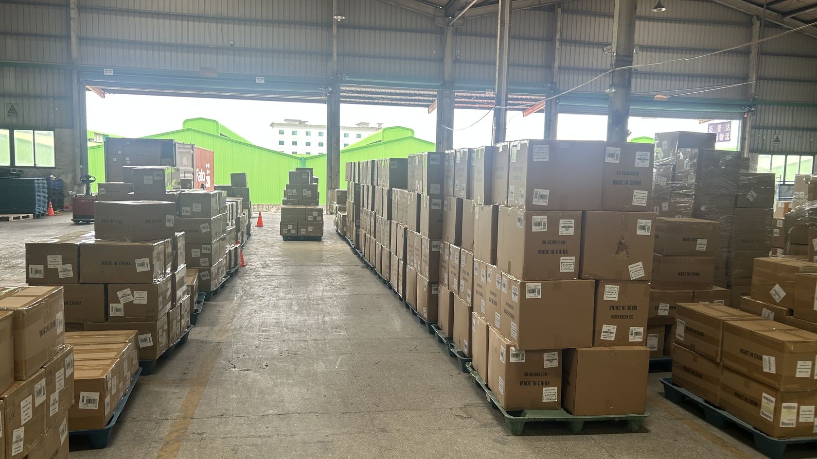 Warehouse loading dock