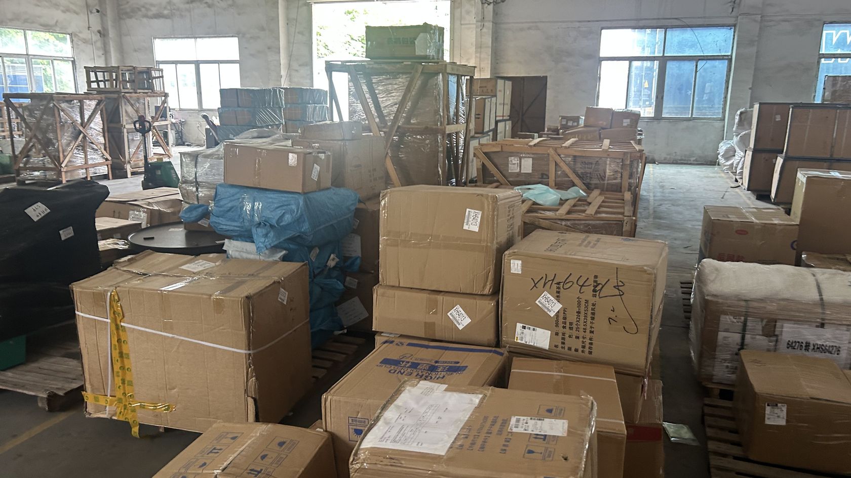 Mixed cargo staging area