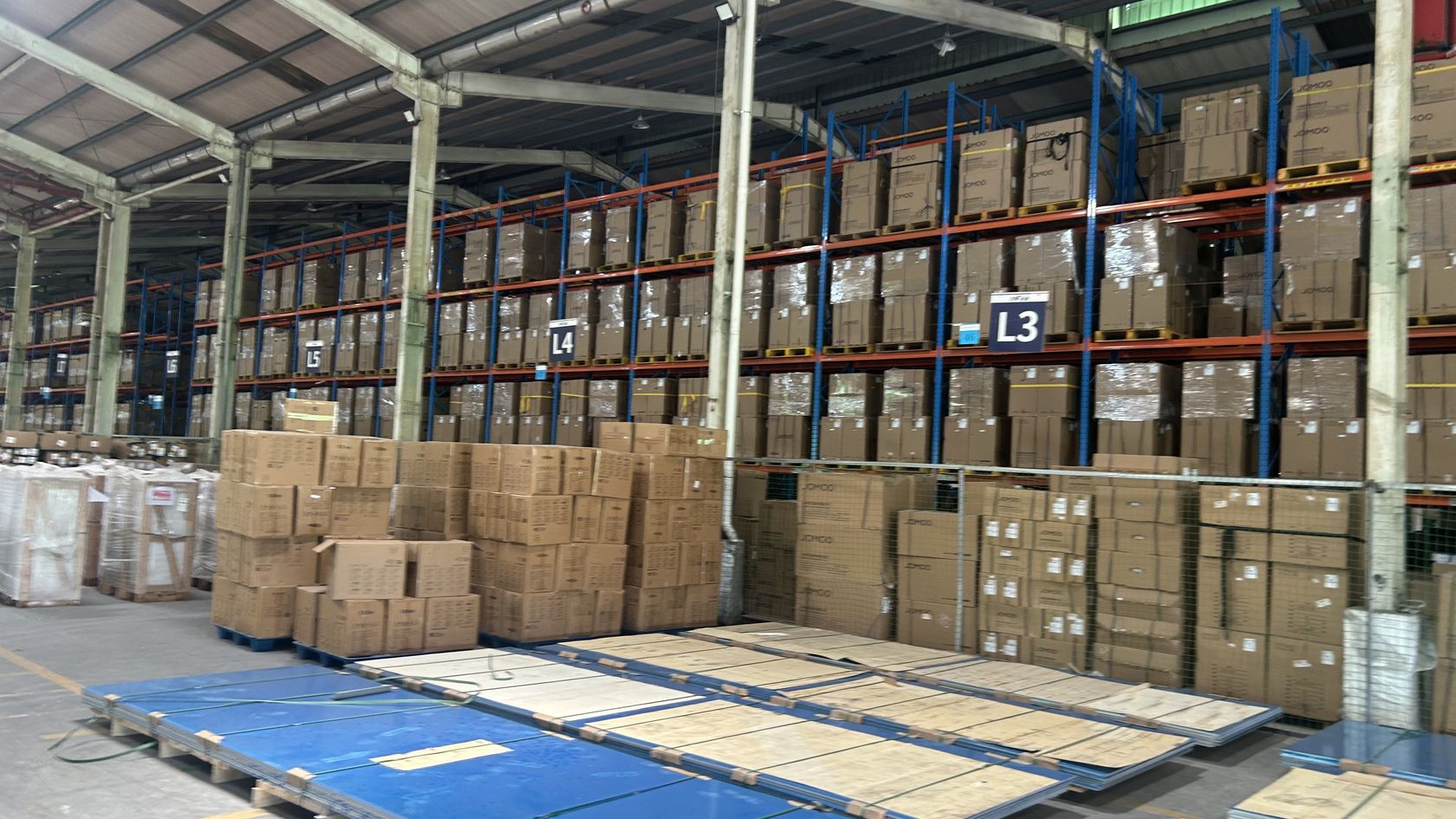 Multi-level pallet racking